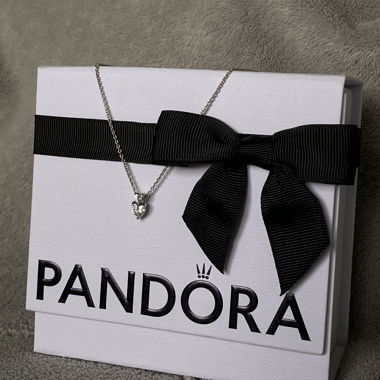 Pandora necklace with heart pendant, silver
