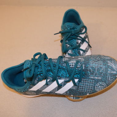 Adidas Hallenschuhe / Fussballschuhe Gr. 40 2/3