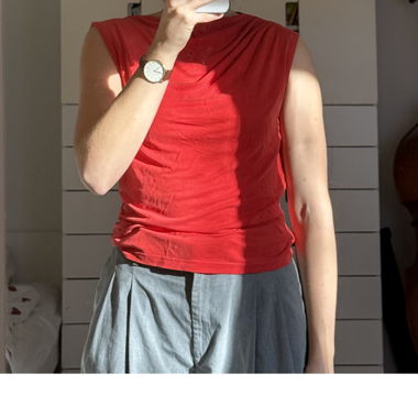 rotes Oberteil