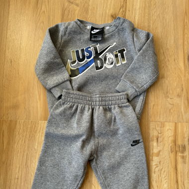 Nike kids light grey set