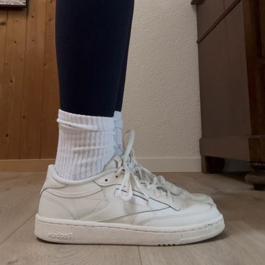 Reebok White Sneaker, Size 40