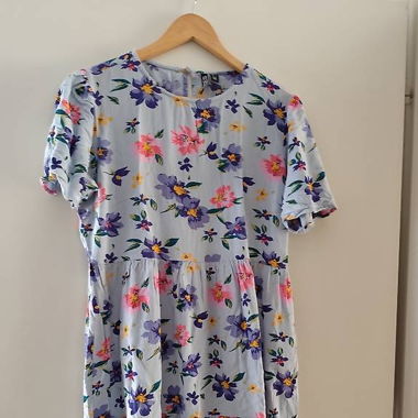 Dress with flowers Pieces size L
