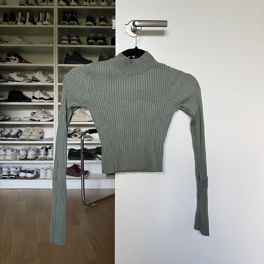 Langarm Crop Top in Salbei Grün