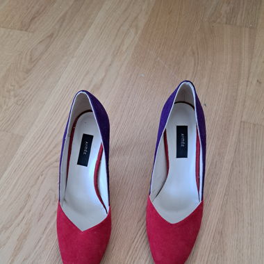 Bicolor pump shoes