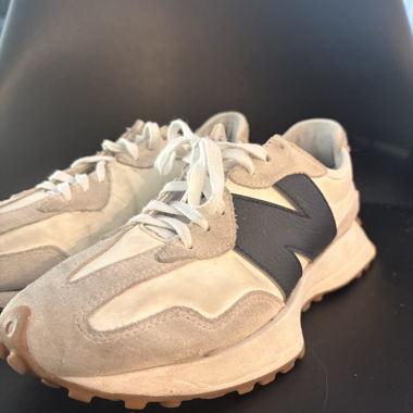 New Balance 327 Sneakers