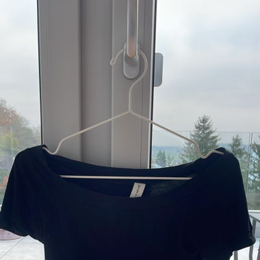 Offshoulder T-Shirt schwarz