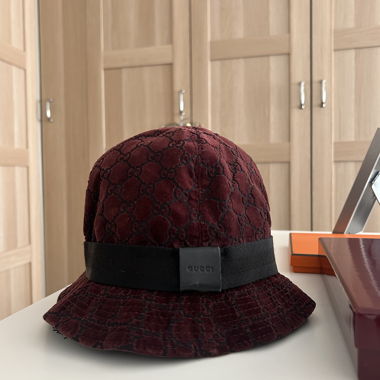 Bucket hat in velluto Gucci bordeaux taglia L