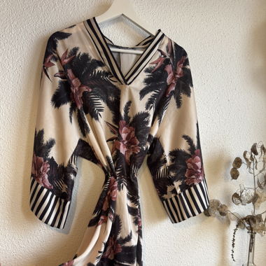 Sommerkleid mit Palmenprint Gr. S