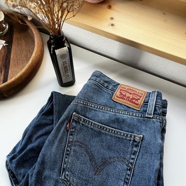 Levi's High-Waisted Mom Jeans Gr. 30