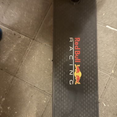 Red Bull Racing e Scooter
