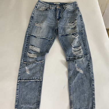 Helleblaue Jeans mit Used-Look
