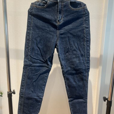 Jeans Fashion Nova con bretelle