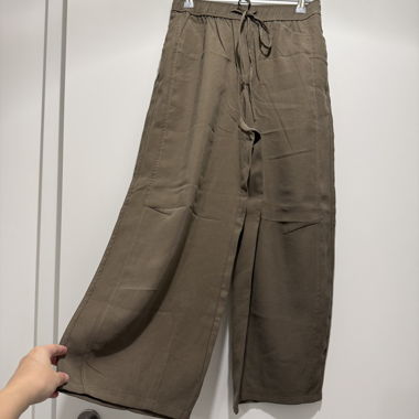 2 Pantaloni ampi kaki/nero Zara XS