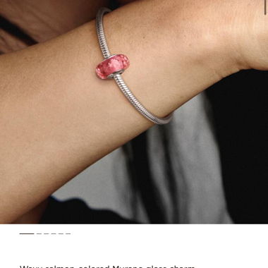 Charm Pandora in vetro rosa