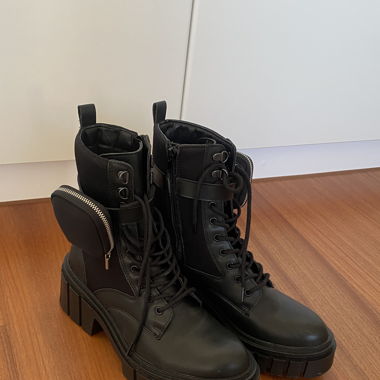 Schwarze Boots