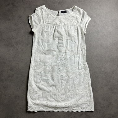 White embroidered Yessica dress