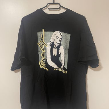 Dua Lipa shirt 
