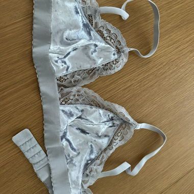 Reggiseno in pizzo argentato