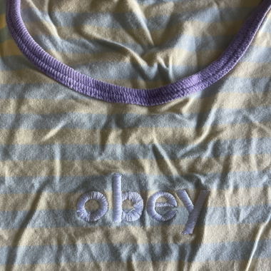 Top pour l’été Obey