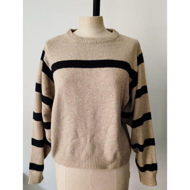 Beiger gestreifter Strickpullover
