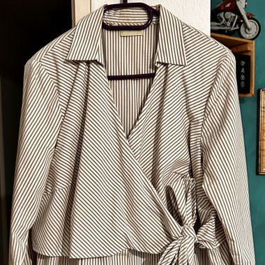 Blouse with bow