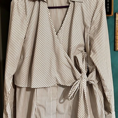 Blouse with bow