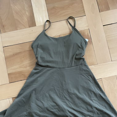 Khaki Kleid mit eingenähtem Boddy