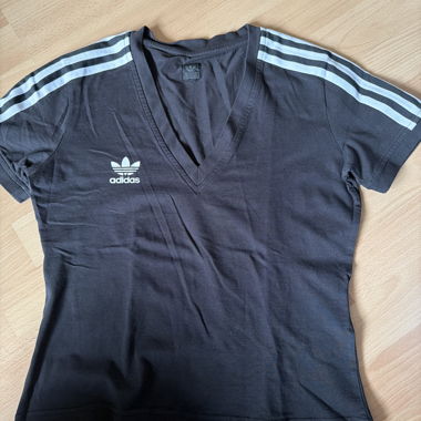 T-shirt Adidas nero scollo a V