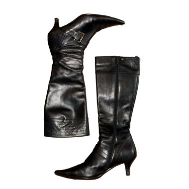 Schwarze Stiefeletten mit Kitten-Heels