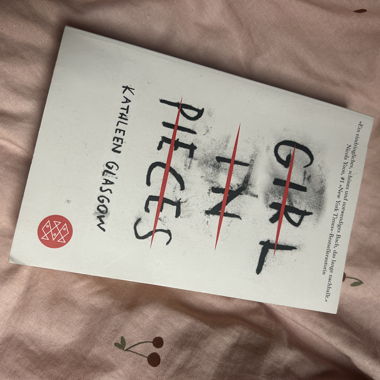 Girl in pieces