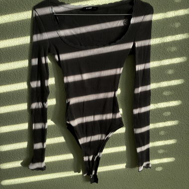 Body a maniche lunghe con pizzo