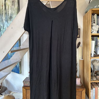 Robe noire ample