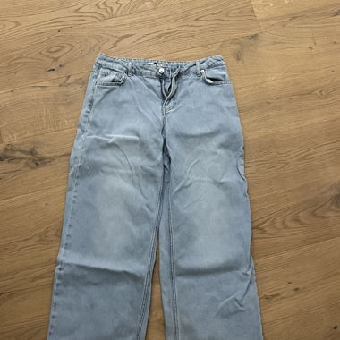 Light blue wide-leg jeans meet me there