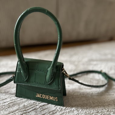 Jacquemus chiquito
