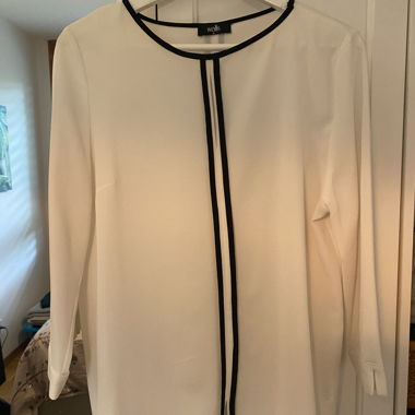 Blusa bianca e nera