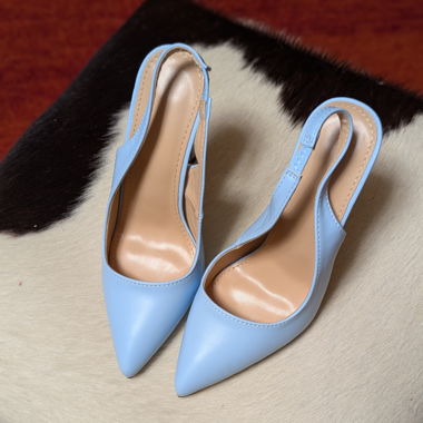 Zarte High-Heels in Babyblau