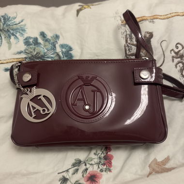 Bordeauxroter Lack-Handtasche