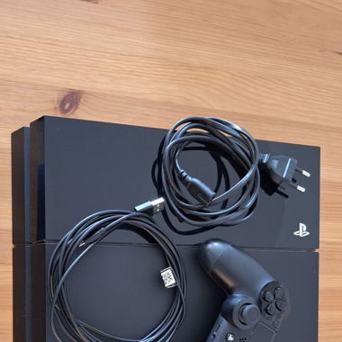 Playstation 4 black + 1 controller