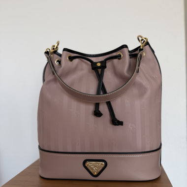 Sac seau à monogramme rose Maison Mollerus