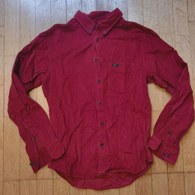 Rotes Lee Hemd