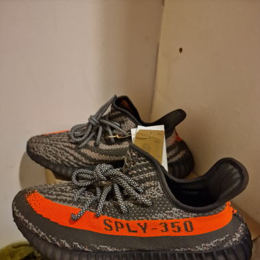 Yeezy Boost 350 v2 Beluga