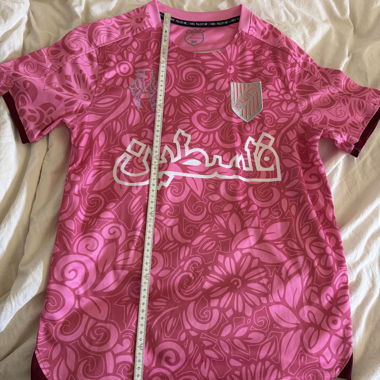 Pinkes Fussballtrikot