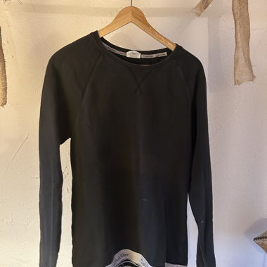 Calvin Klein black sweatshirt M