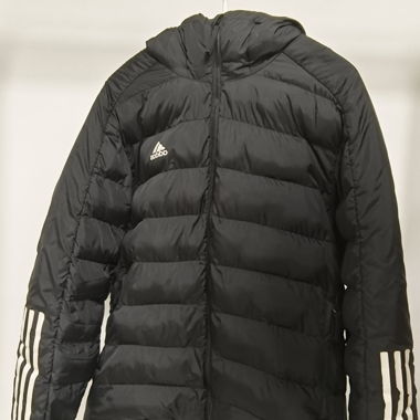 Doudoune adidas avec élastique(capuchon et hanche)