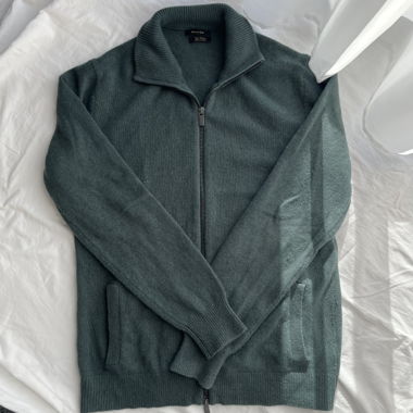 Maglione verde con zip