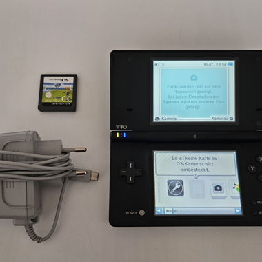 Nintendo DSi with game and charger Good condition