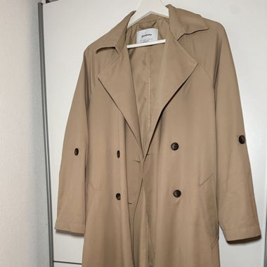 Trench coat beige di Stradivarius