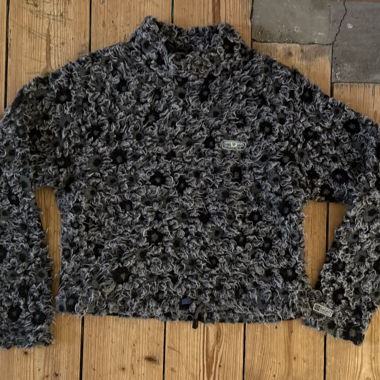 Snowboard sweater