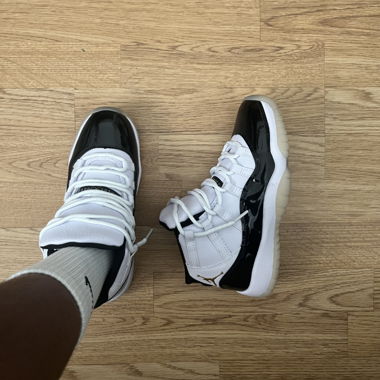 Jorden 11 