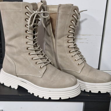 Nice Boots size 38